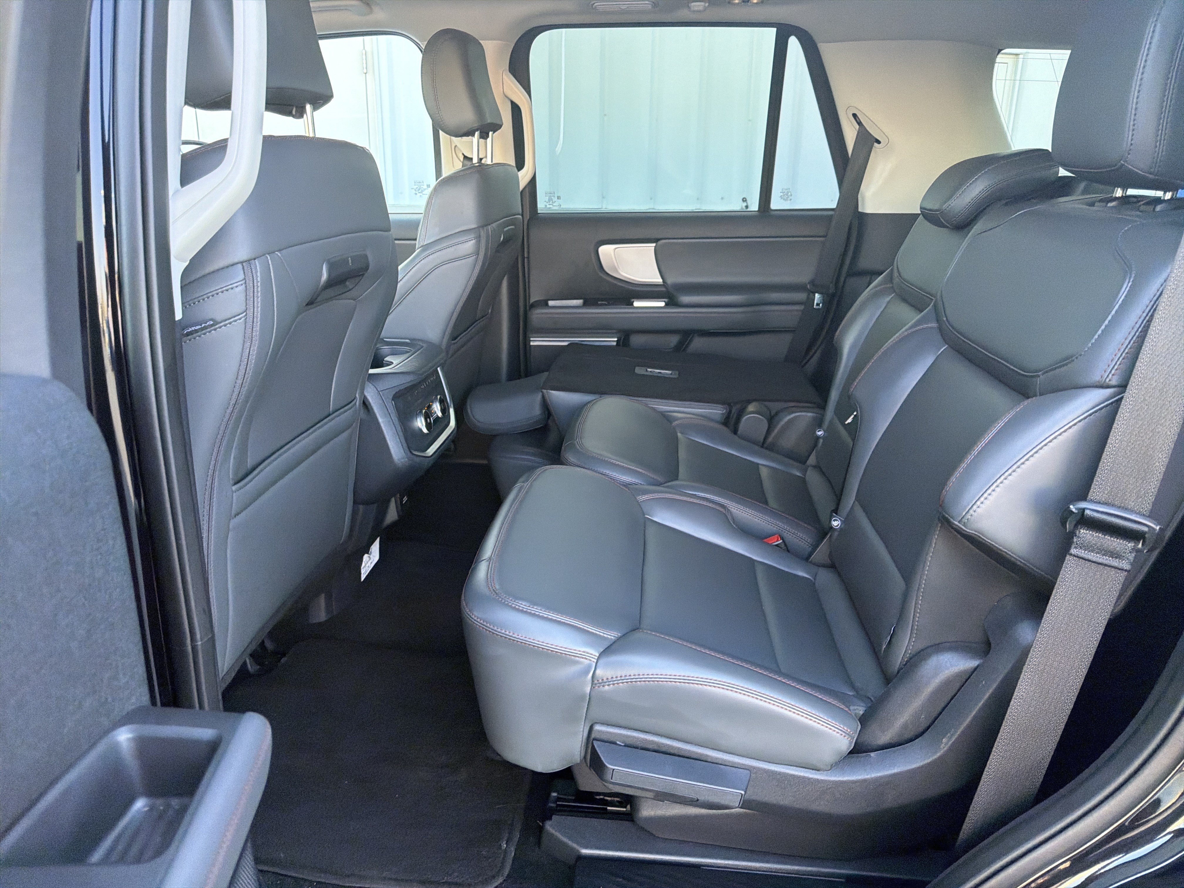 Certified 2025 Ford Expedition Active AWD/4WD image 21