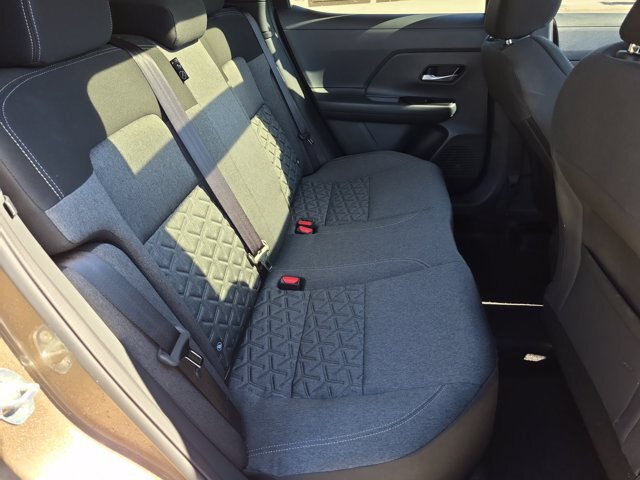 Used 2025 Nissan Kicks SV w/ SV Premium Package FWD image 32