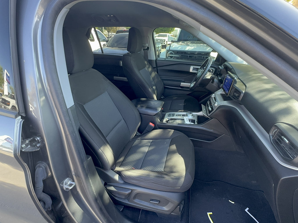 Certified 2023 Ford Explorer XLT RWD image 48