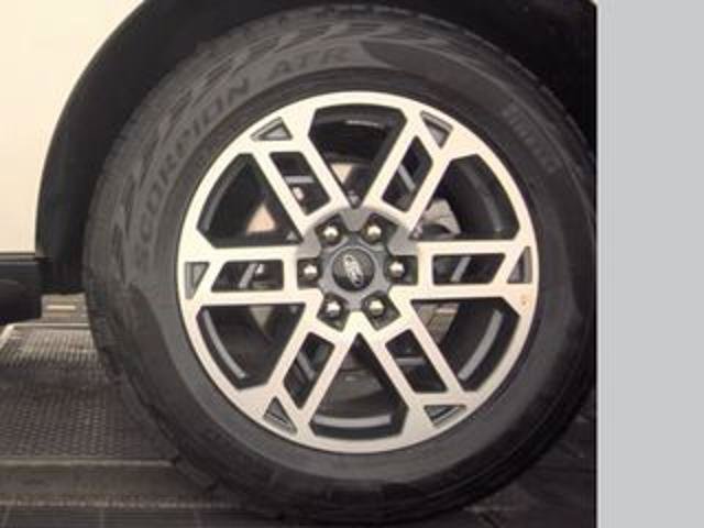 Certified 2025 Ford Expedition Active AWD/4WD image 8