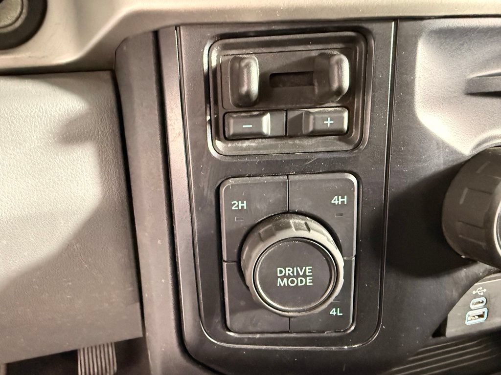 Certified 2025 Ford F250 XLT AWD/4WD image 25