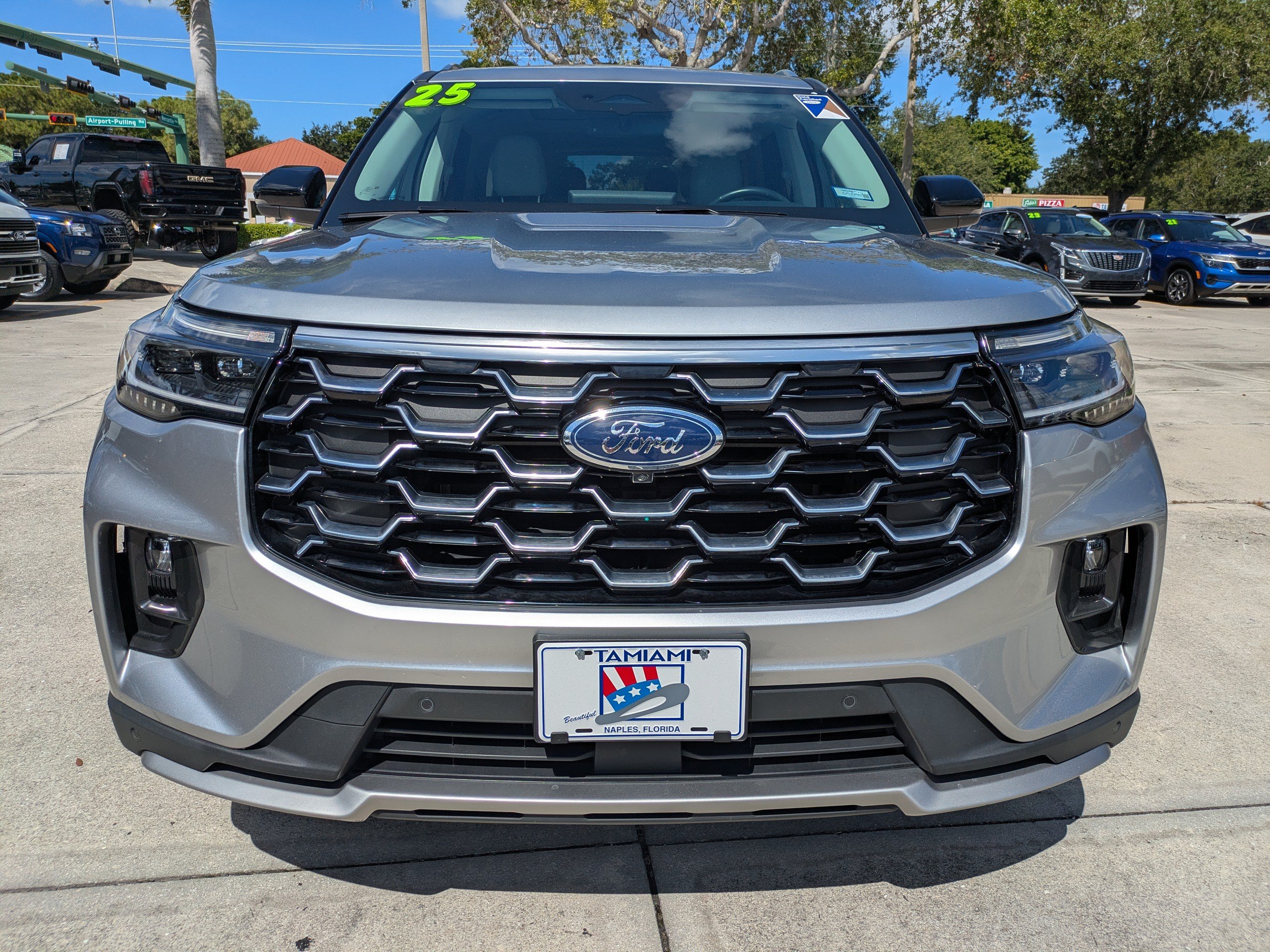 Certified 2025 Ford Explorer Platinum w/ Ultimate Package AWD/4WD image 8