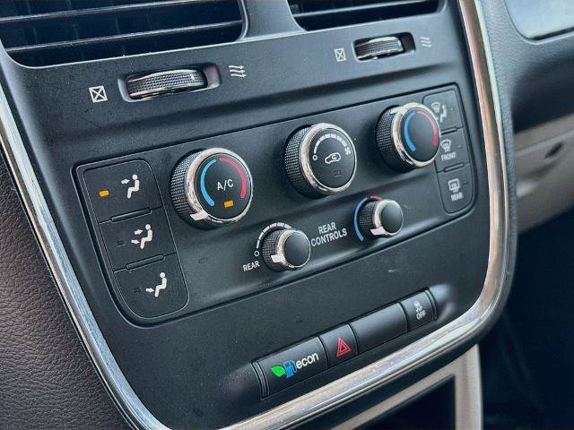 Used 2018 Dodge Grand Caravan SE w/ UConnect Hands-Free Group FWD image 13