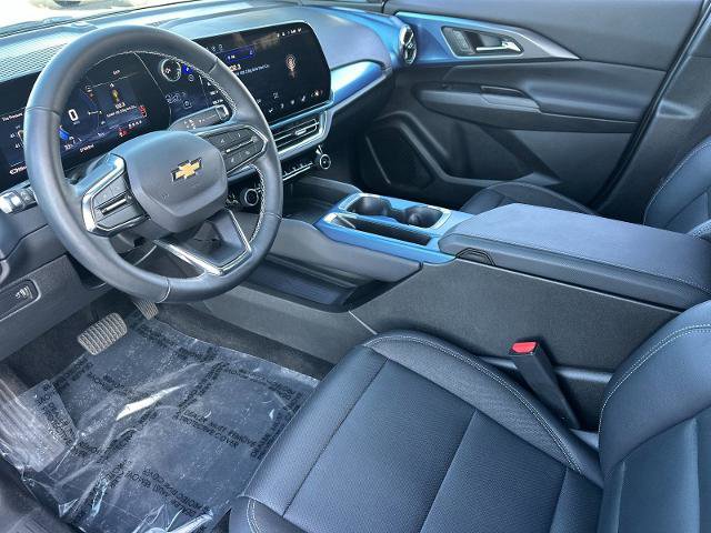 Used 2025 Chevrolet Equinox EV LT w/ Convenience Package image 9