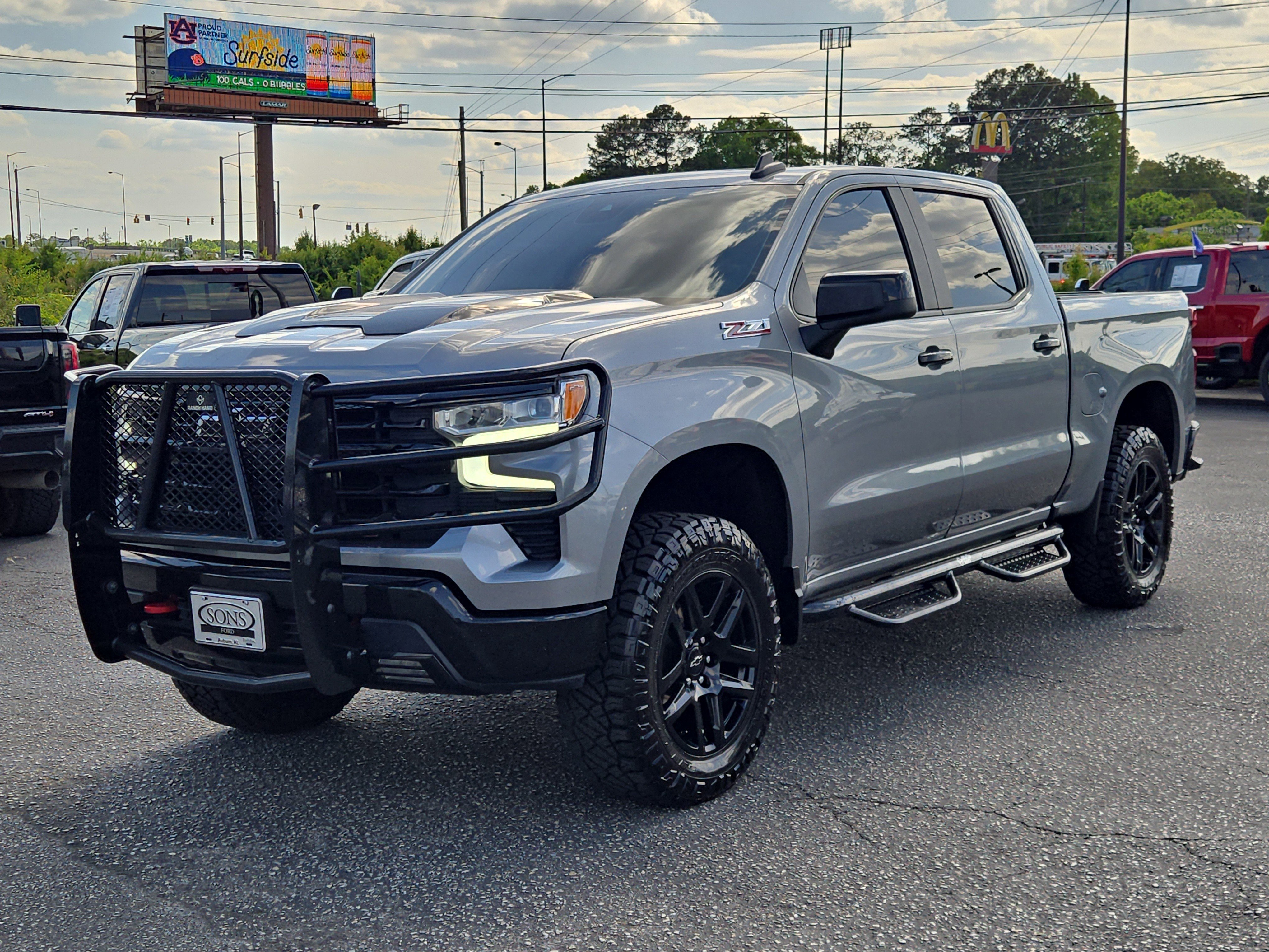 Used 2024 Chevrolet Silverado 1500 LT Trail Boss w/ Convenience Package II AWD/4WD image 2