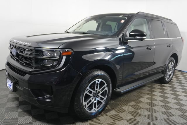 Certified 2025 Ford Expedition Active AWD/4WD image 7