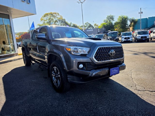 Used 2018 Toyota Tacoma TRD Sport AWD/4WD image 10