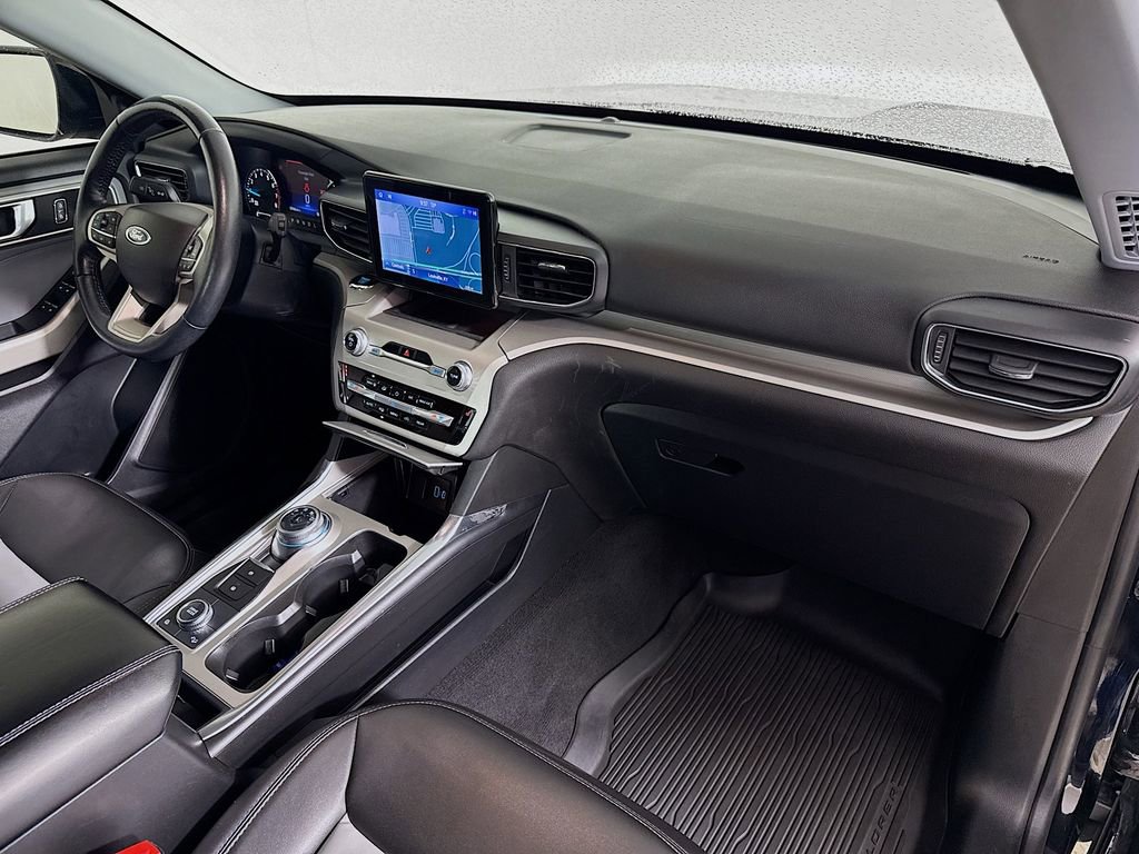 Certified 2022 Ford Explorer XLT w/ Equipment Group 202A image 30