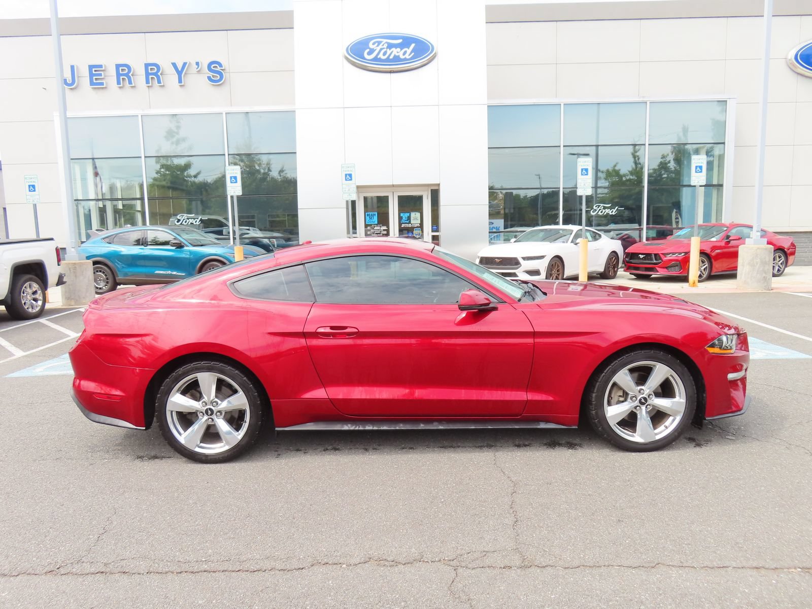 Certified 2018 Ford Mustang Premium RWD image 4