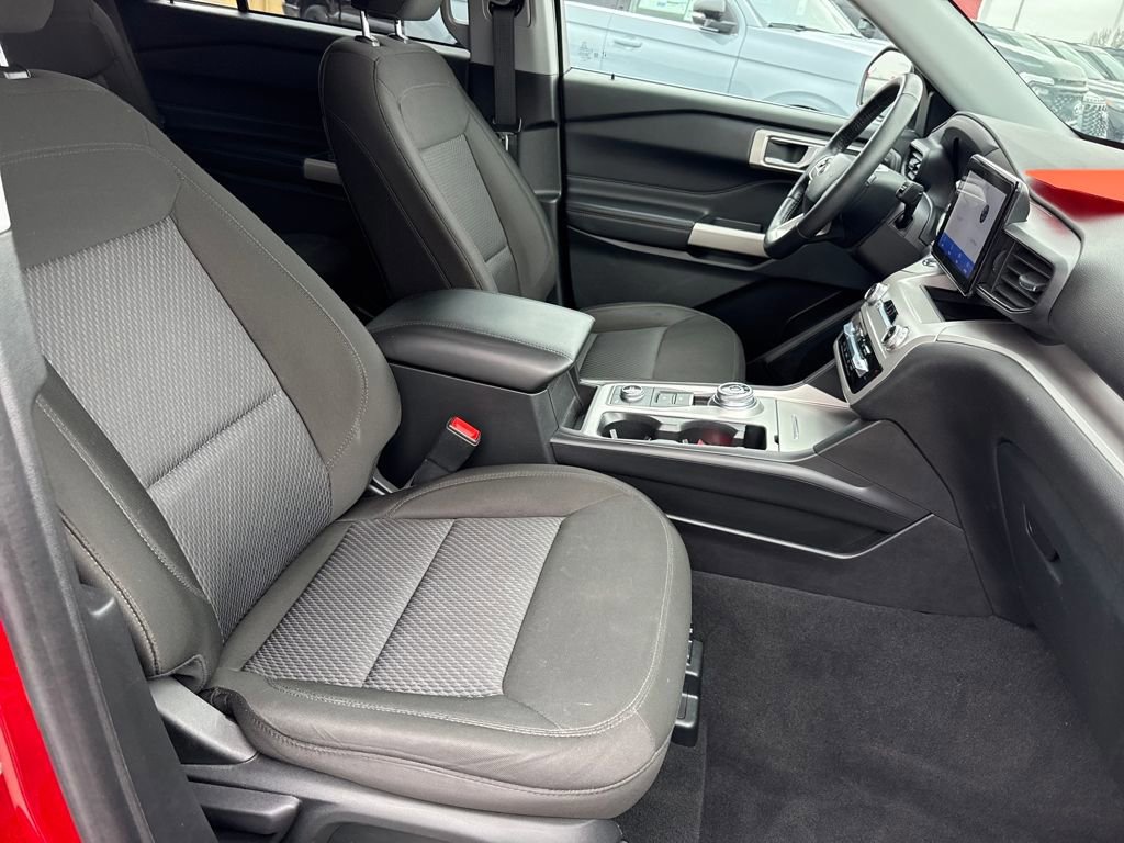 Certified 2023 Ford Explorer XLT image 9