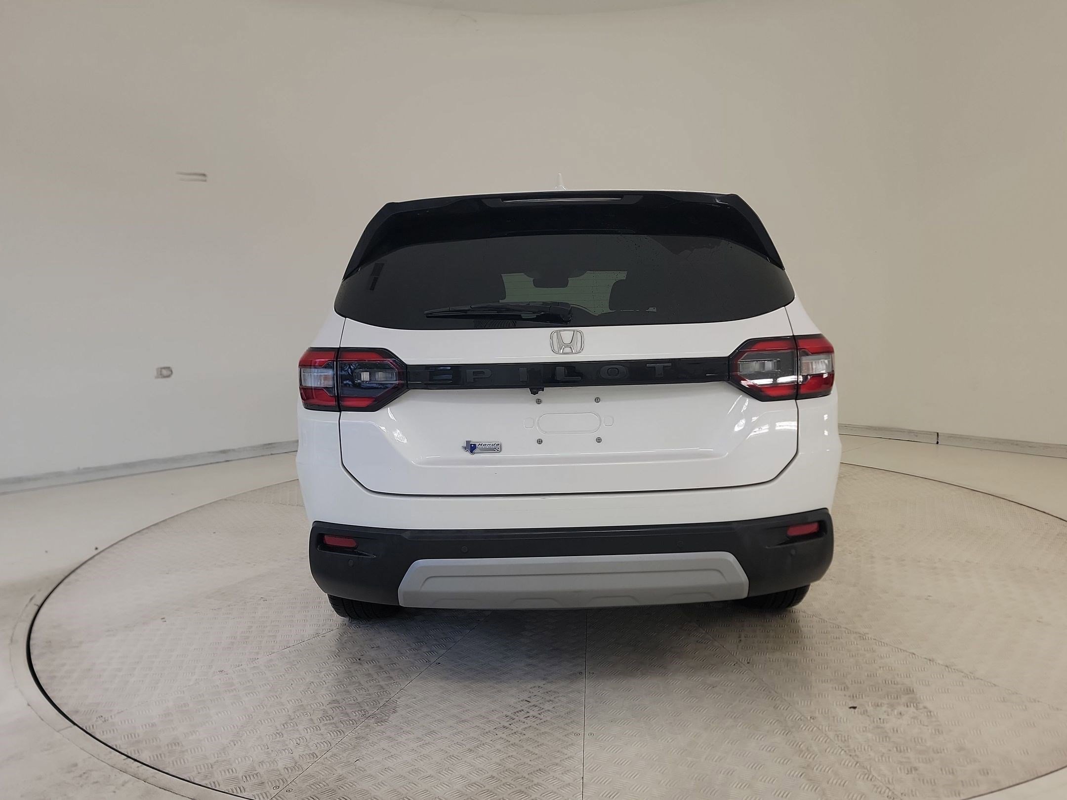 Used 2023 Honda Pilot EX-L image 4