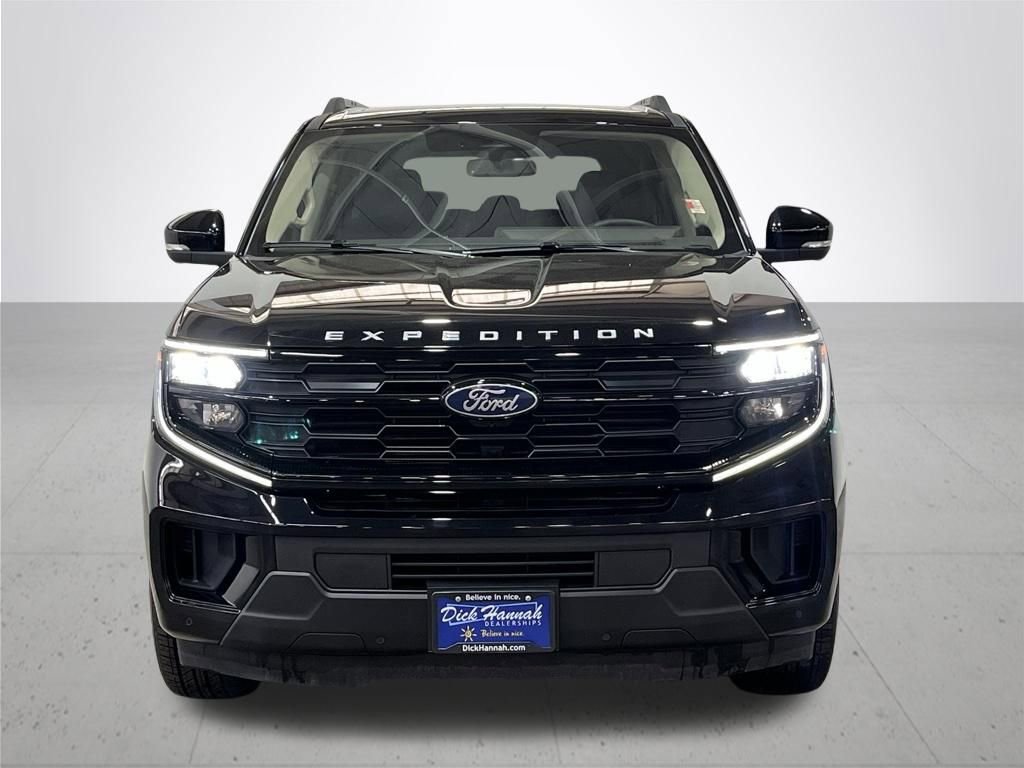 Certified 2025 Ford Expedition Active AWD/4WD image 4