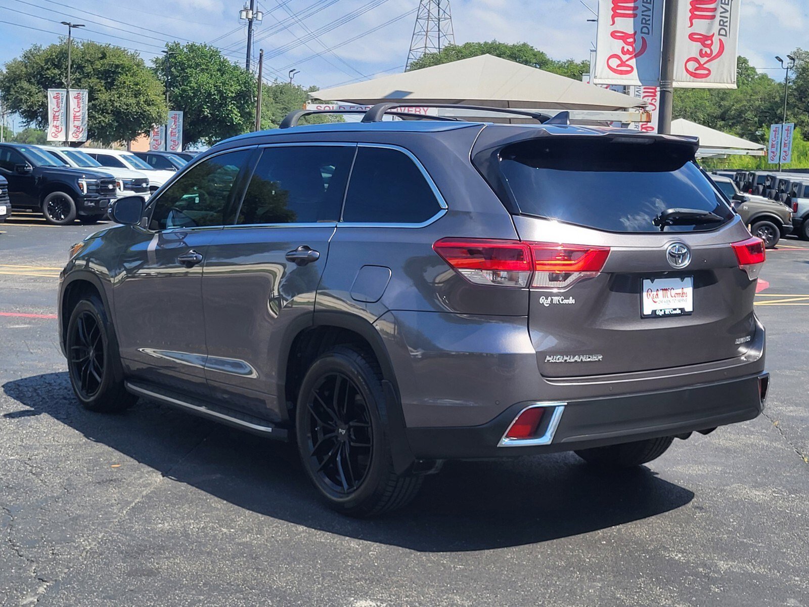 Used 2019 Toyota Highlander Limited Platinum FWD image 6