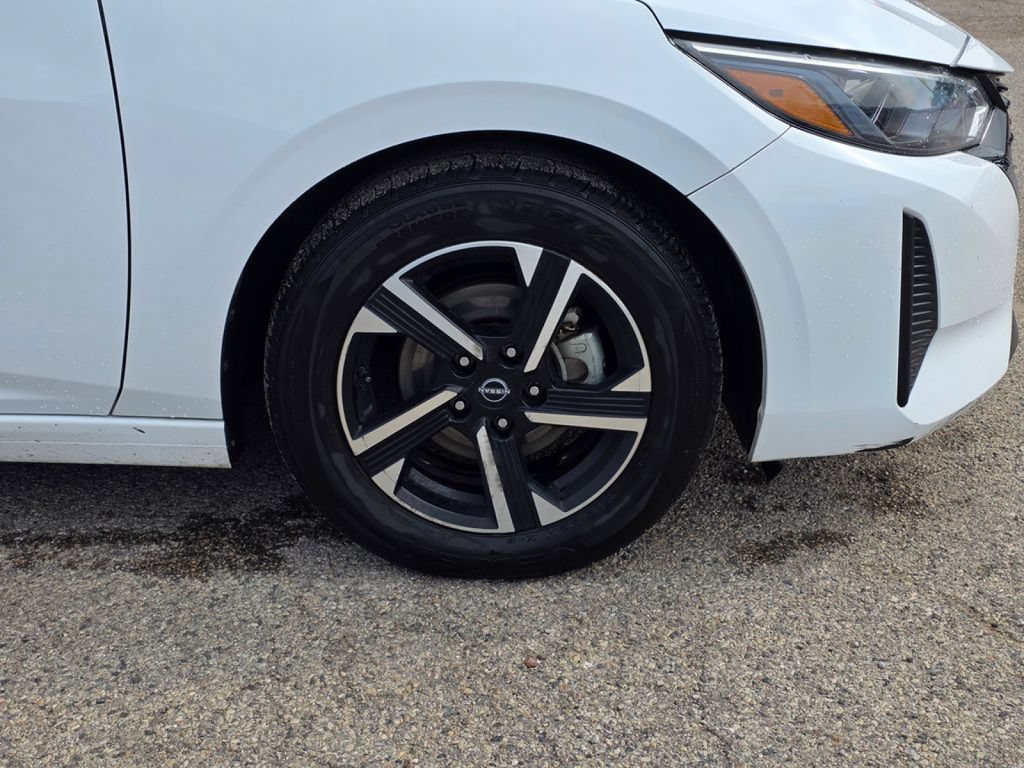 Used 2024 Nissan Sentra SV FWD image 11