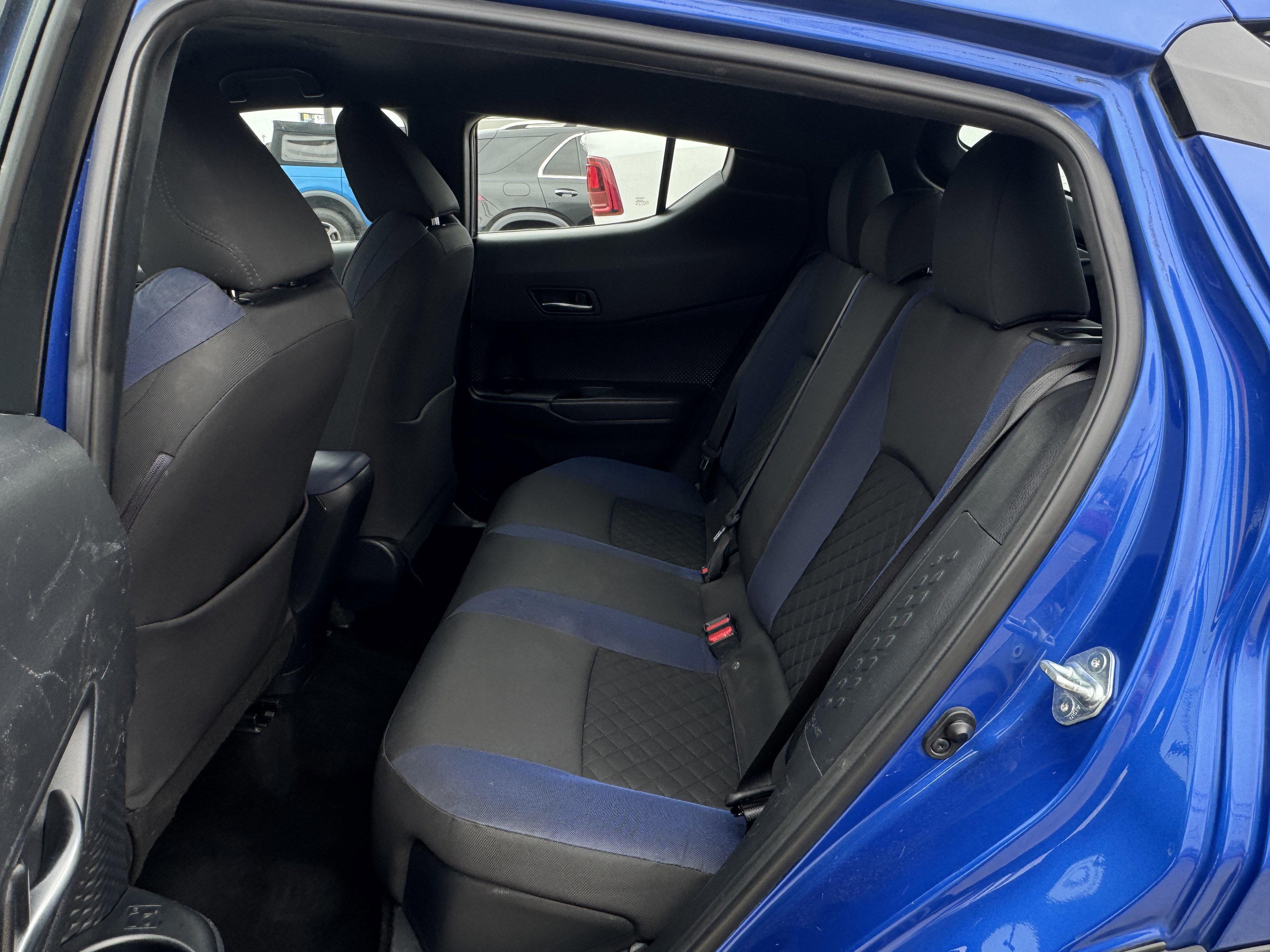 Used 2022 Toyota C-HR Limited image 12