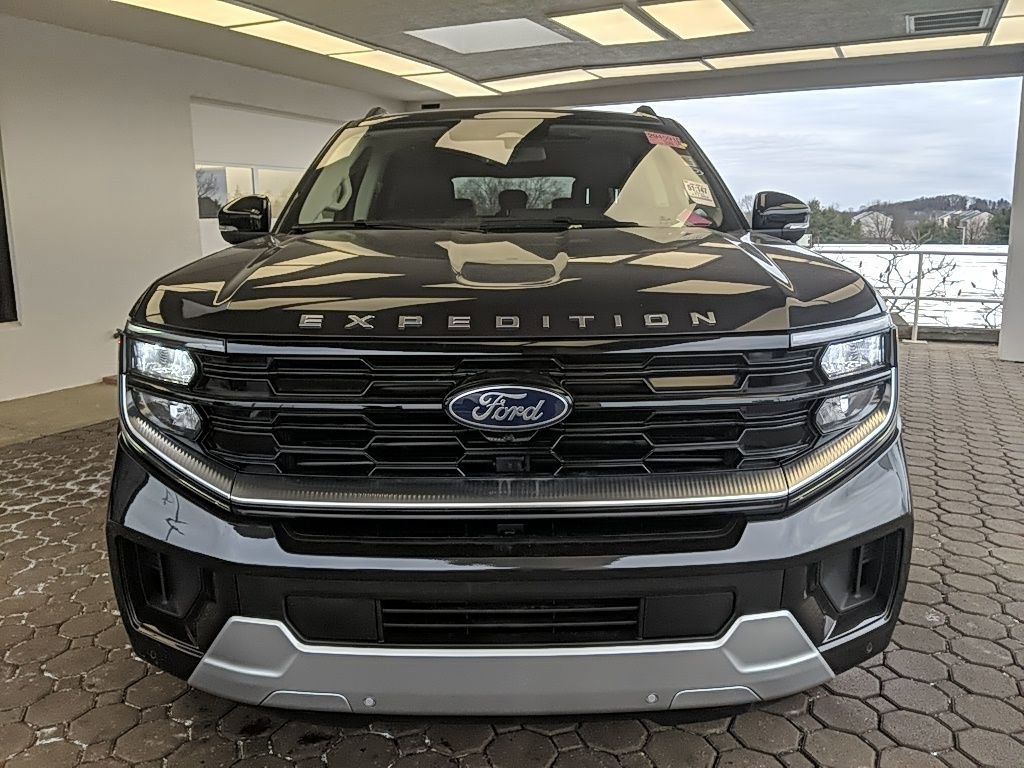 Certified 2025 Ford Expedition Max Platinum image 8