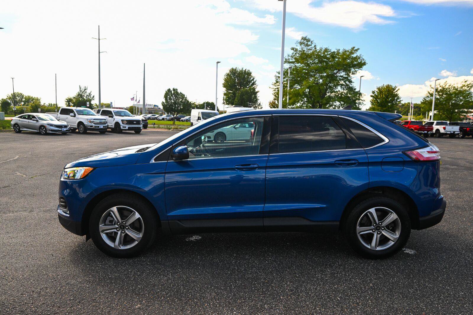 Certified 2024 Ford Edge SEL w/ Convenience Package AWD/4WD image 8