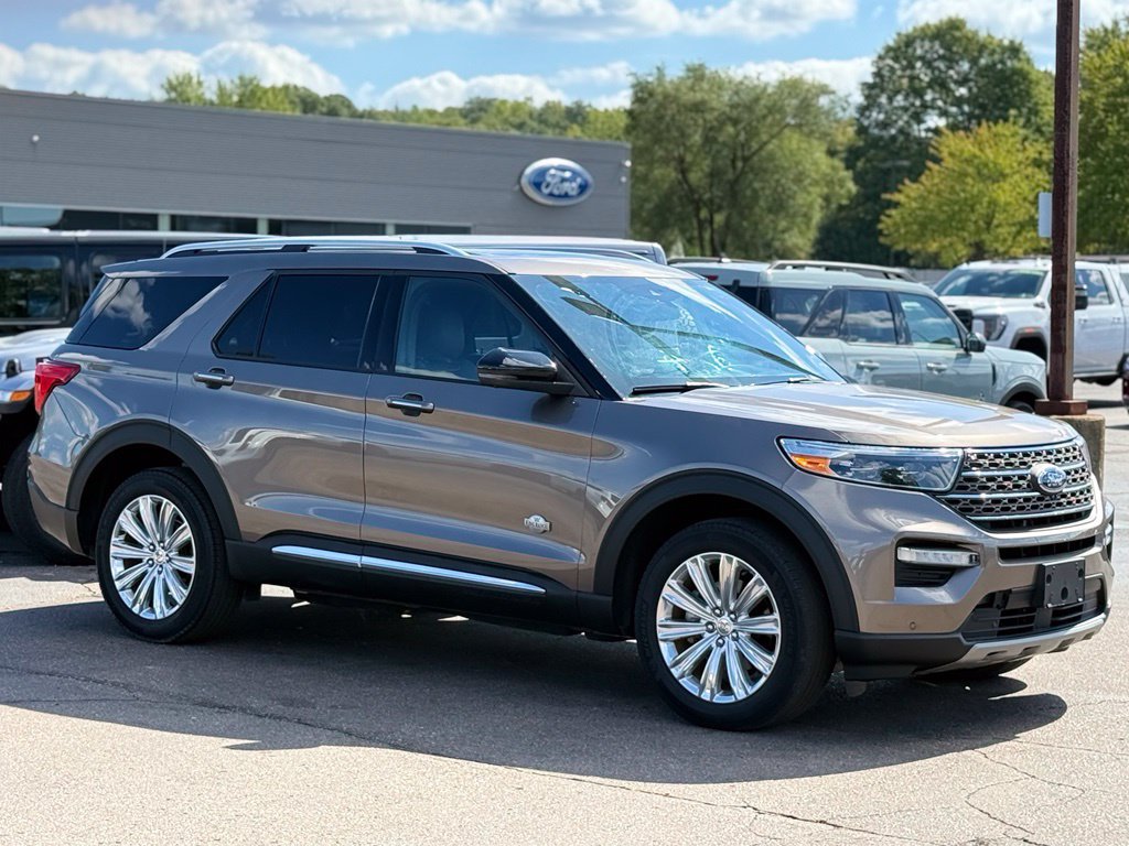 Certified 2021 Ford Explorer King Ranch w/ Premium Technology Package AWD/4WD image 34