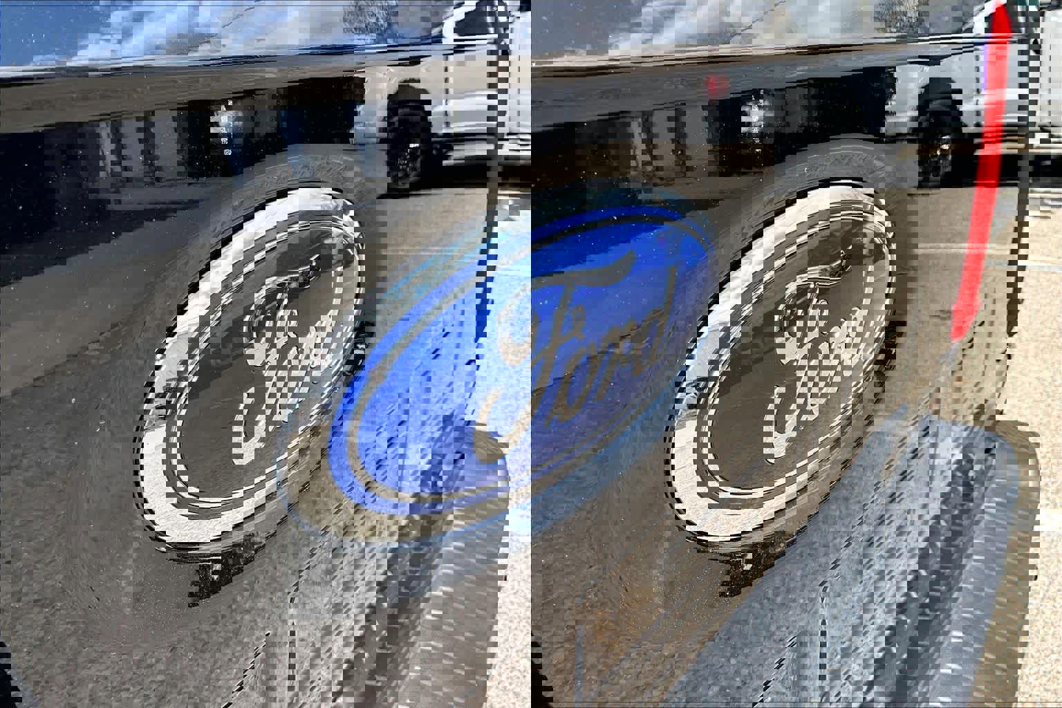 Certified 2022 Ford F150 XLT w/ Equipment Group 302A High image 33