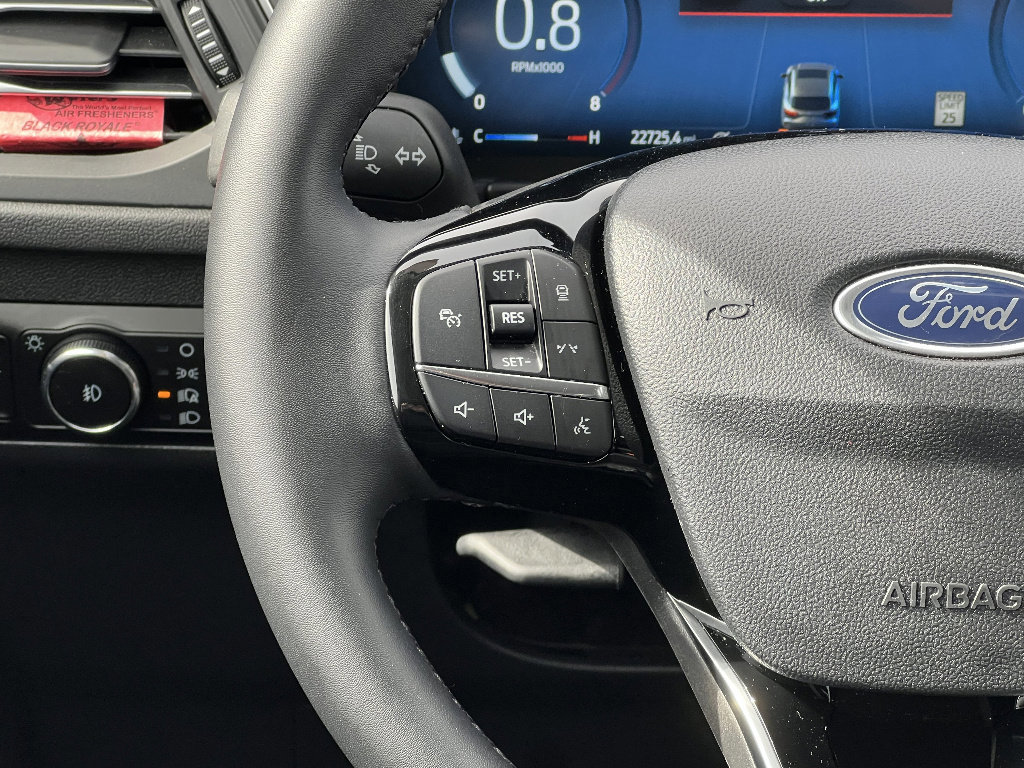 Certified 2025 Ford Escape Platinum AWD/4WD image 23