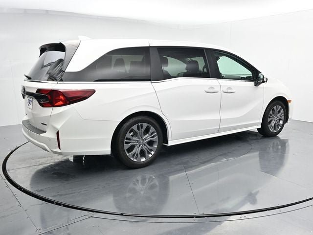 Used 2025 Honda Odyssey Touring image 10
