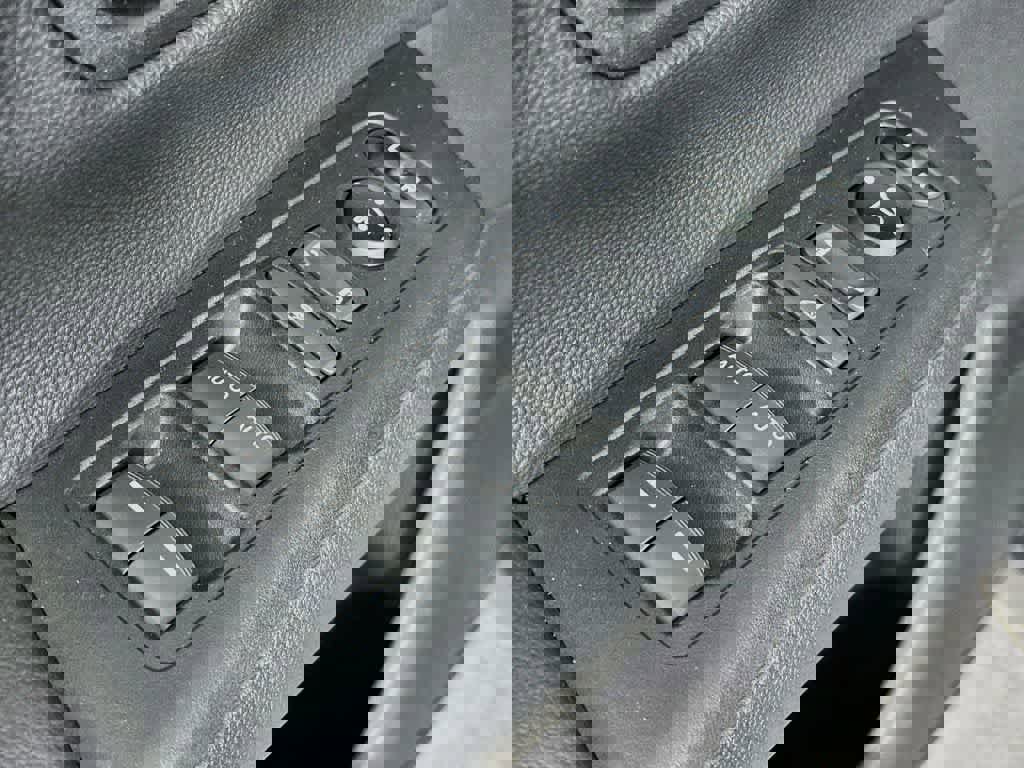 Used 2025 Honda CR-V EX image 28