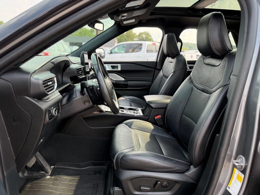 Certified 2023 Ford Explorer ST w/ Technology Package AWD/4WD image 13