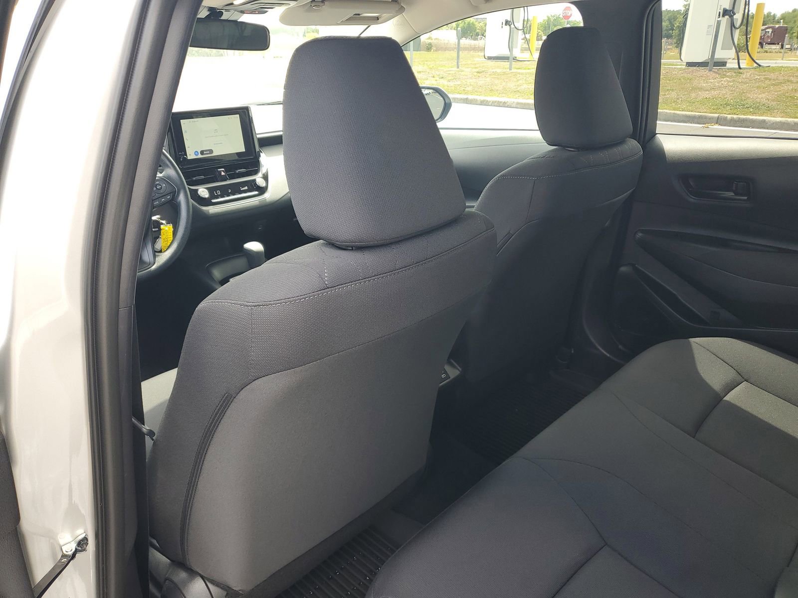 Used 2025 Toyota Corolla LE FWD image 10