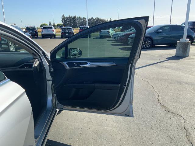 Certified 2020 Ford Fusion SE FWD image 21
