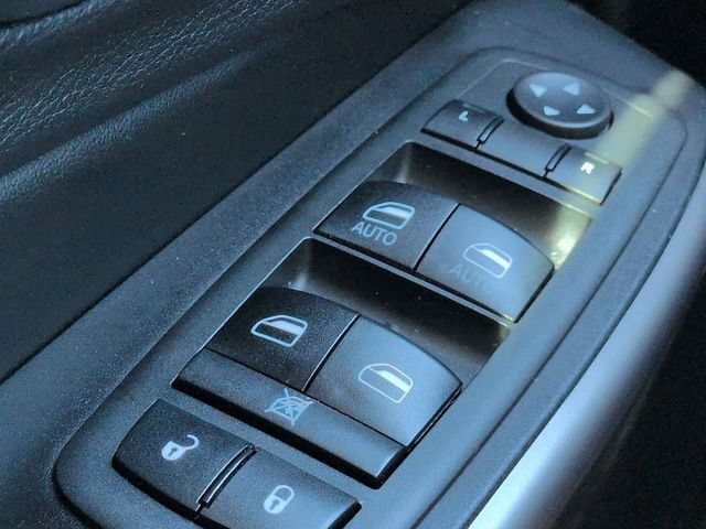 Used 2020 Jeep Cherokee Latitude Plus FWD image 23