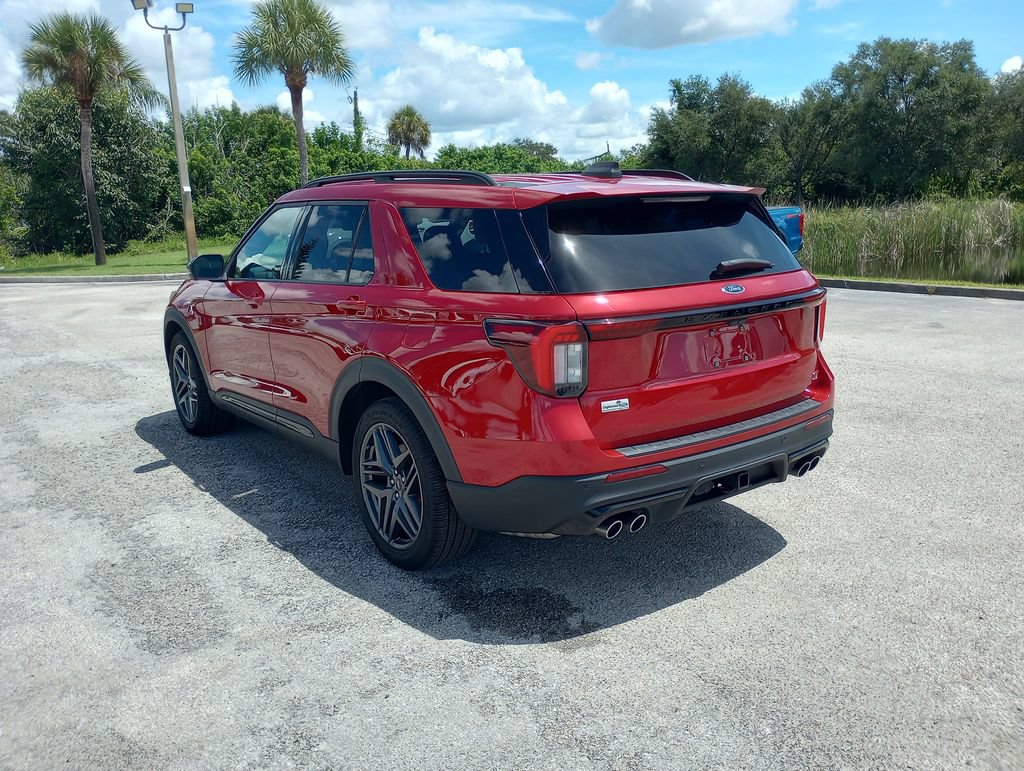 Certified 2025 Ford Explorer ST RWD image 5