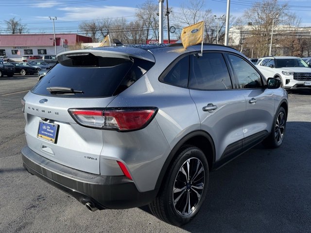 Certified 2022 Ford Escape SE w/ SE Sport Appearance Package image 9