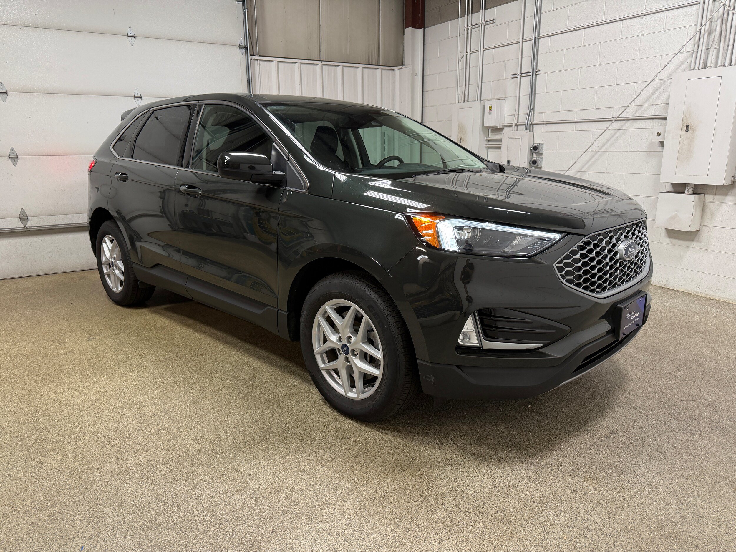 Certified 2023 Ford Edge SEL w/ Convenience Package AWD/4WD image 5