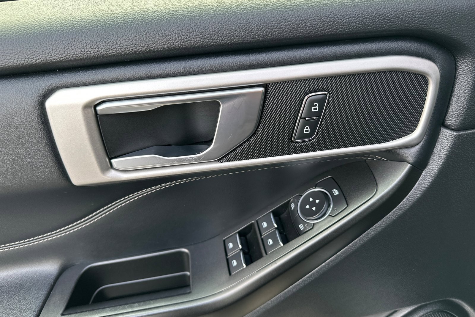 Certified 2020 Ford Explorer XLT w/ Equipment Group 202A image 12