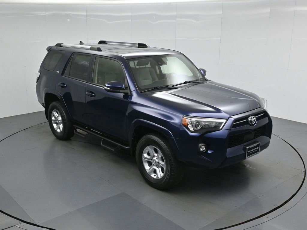 Used 2022 Toyota 4Runner SR5 Premium w/ Moonroof Package AWD/4WD image 4
