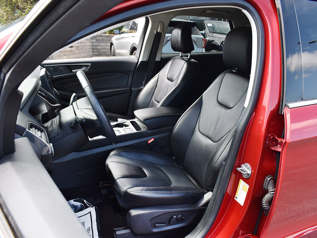 Certified 2022 Ford Edge Titanium AWD/4WD image 5