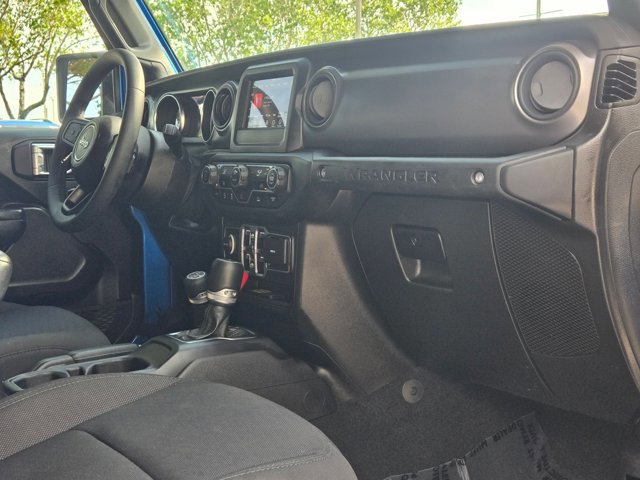 Used 2023 Jeep Wrangler Unlimited Sport AWD/4WD image 20