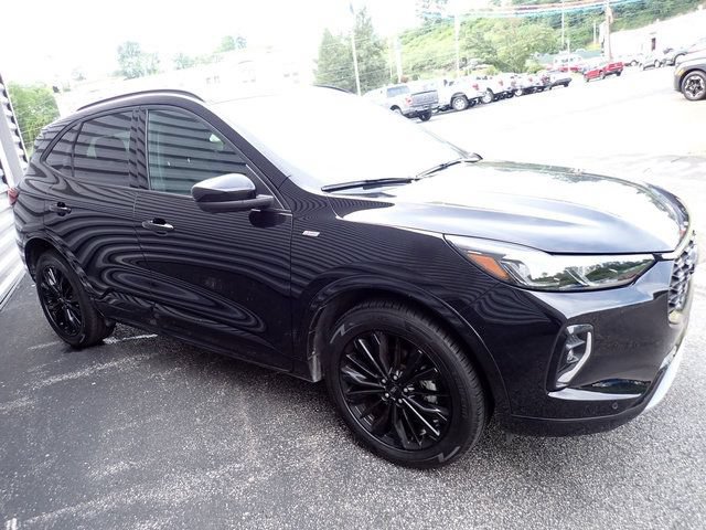 Certified 2023 Ford Escape ST-Line Elite AWD/4WD image 11