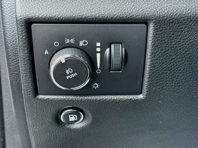 Used 2021 Jeep Grand Cherokee Laredo X AWD/4WD image 16