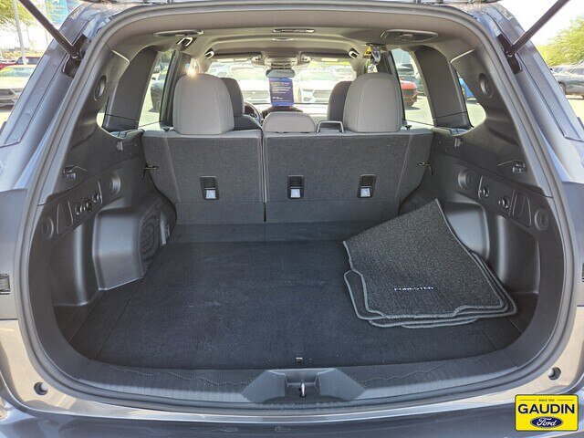Used 2025 Subaru Forester AWD/4WD image 14