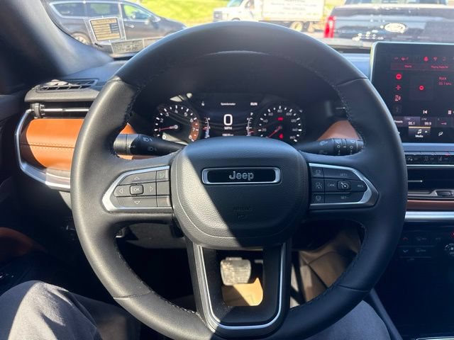 Used 2025 Jeep Compass Limited AWD/4WD image 19