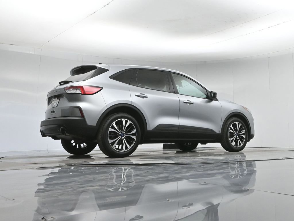 Certified 2022 Ford Escape SE w/ SE Sport Appearance Package image 15