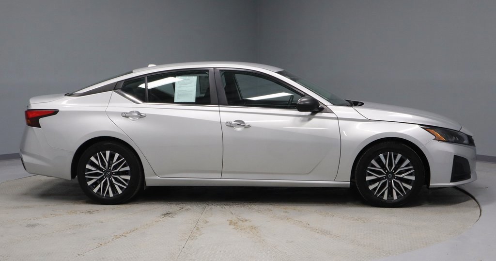 Used 2024 Nissan Altima 2.5 SV image 6