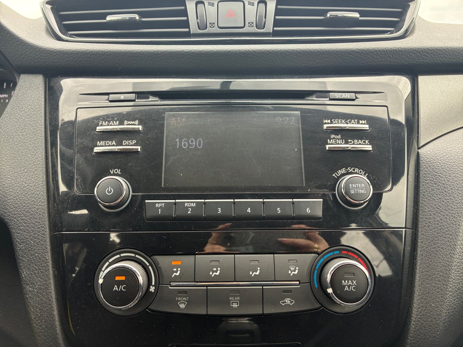 Used 2018 Nissan Rogue Sport S AWD/4WD image 27