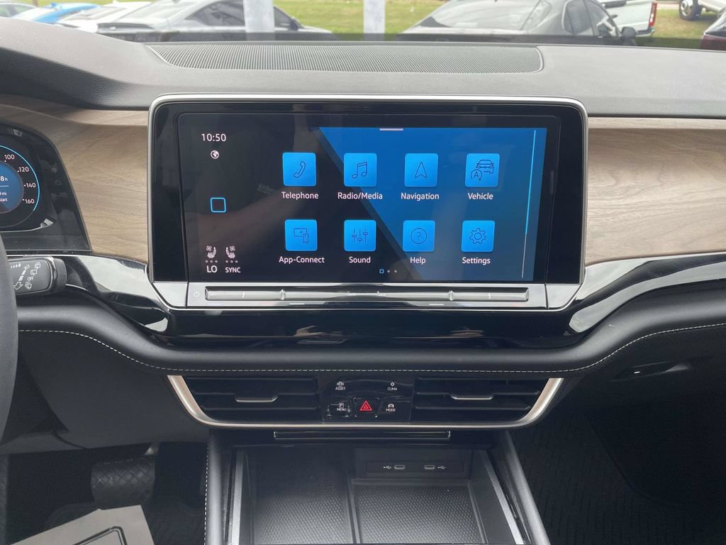 Used 2024 Volkswagen Atlas SE FWD image 21