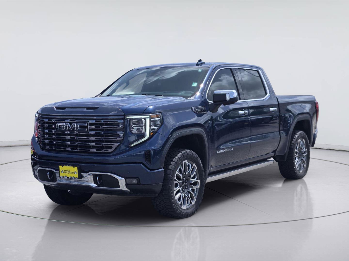 Used 2023 GMC Sierra 1500 Denali Ultimate AWD/4WD image 1