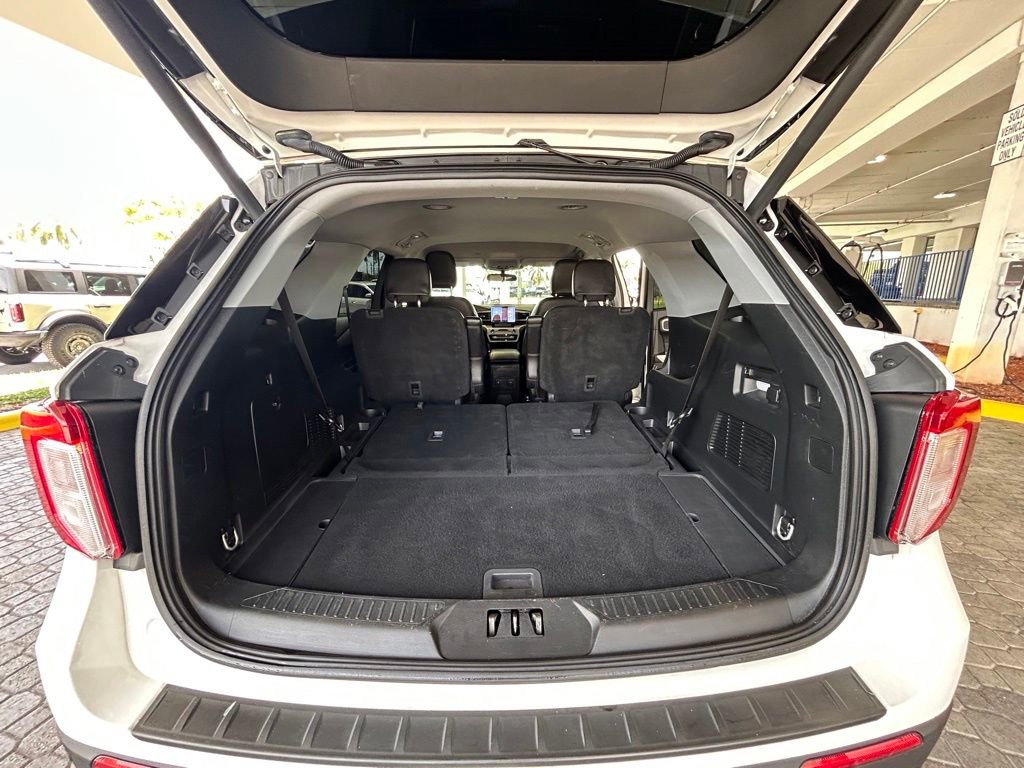Certified 2023 Ford Explorer XLT w/ Equipment Group 202A RWD image 30