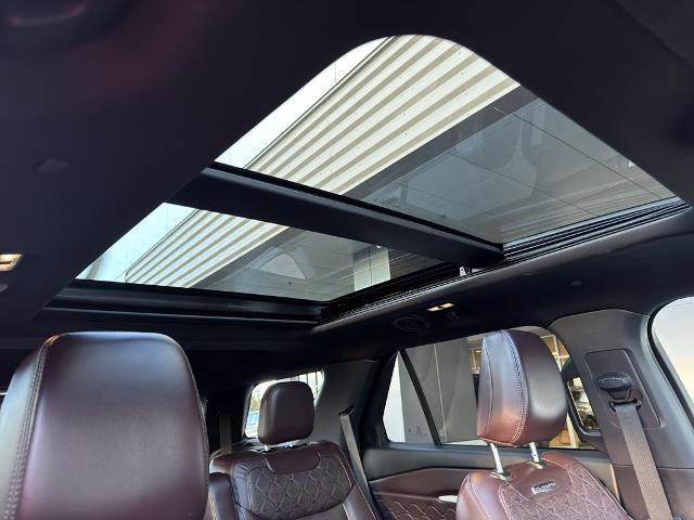 Certified 2025 Ford Explorer Platinum w/ LUX Leather Package image 15
