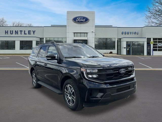 Certified 2025 Ford Expedition Active AWD/4WD image 3