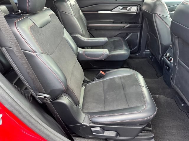 Certified 2025 Ford Explorer ST AWD/4WD image 9